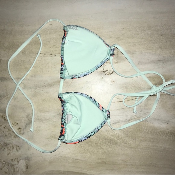 CA division of vitamin A bikini top - Picture 2 of 3